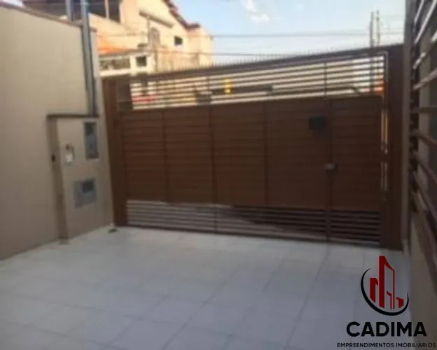 Casa para venda na Vila Carmosina com três quartos!