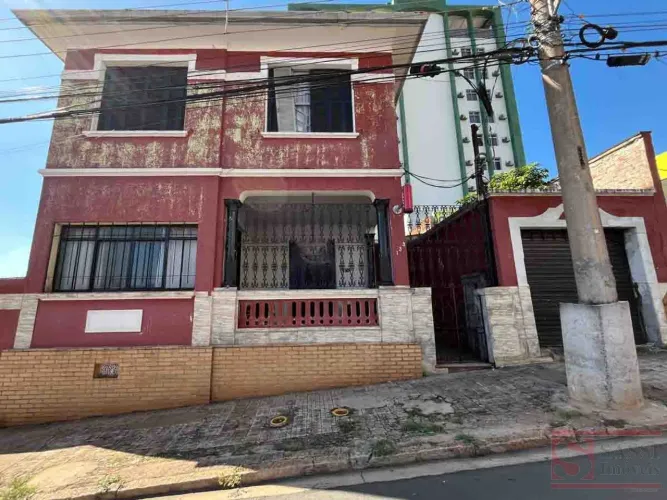 Casa em CENTRO