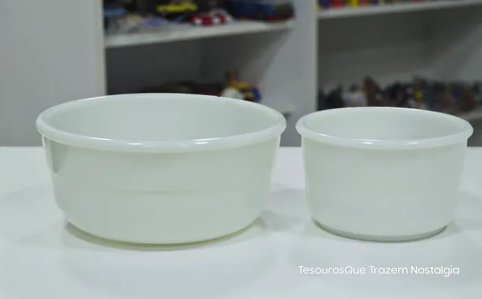 2 Tigelas Bowl de Batedeira em Opalina Branca Antiga Arno Anos 50