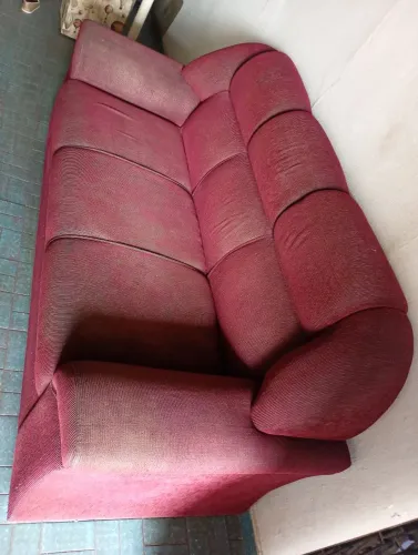 Sofá 3 lugares muito confortável - confira