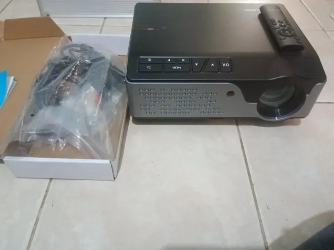 Projetor Multilaser PJ004 - 4.500 Lumens - NOVO