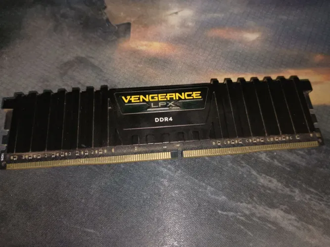 Memória RAM 8 GB DDR4