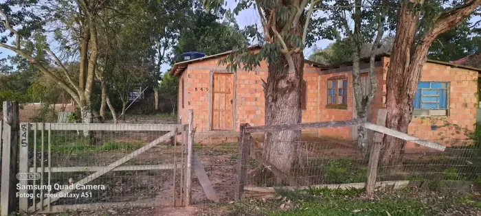 Velleda oferece fantástico sítio com casa e terreno de 750m² em condomínio em Águas Claras