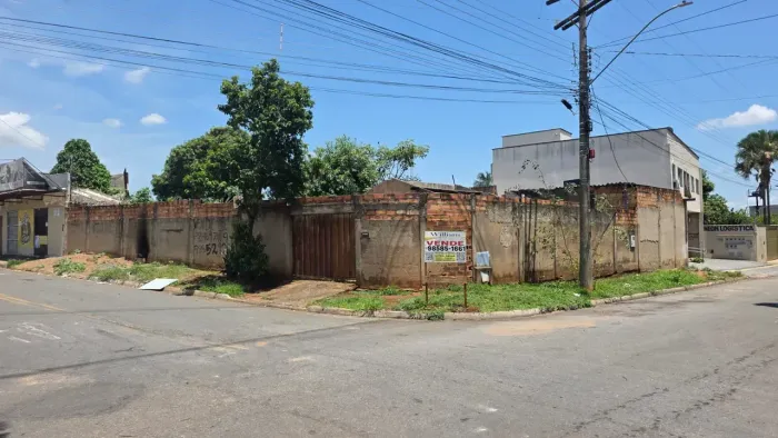 Esquina Comercial 438,74m² (Proximo a GO-060 e Posto Tabocão) Jardim Aritana