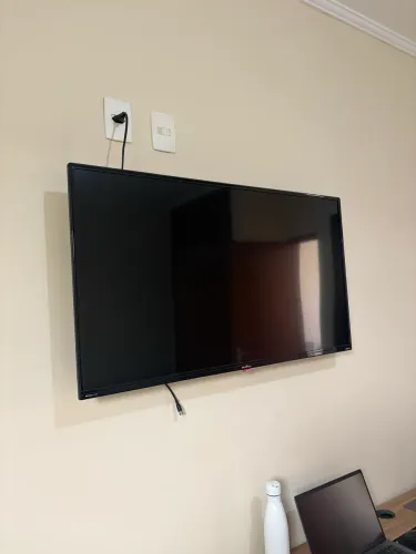 Roku TV Britânia 42 polegadas