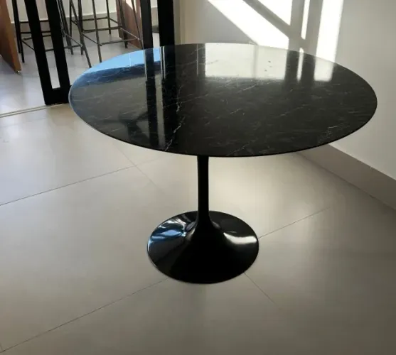 Mesa De Jantar - Tulipa Saarinen 105 Cm - Mármore Nero - 4 a 6 lugares