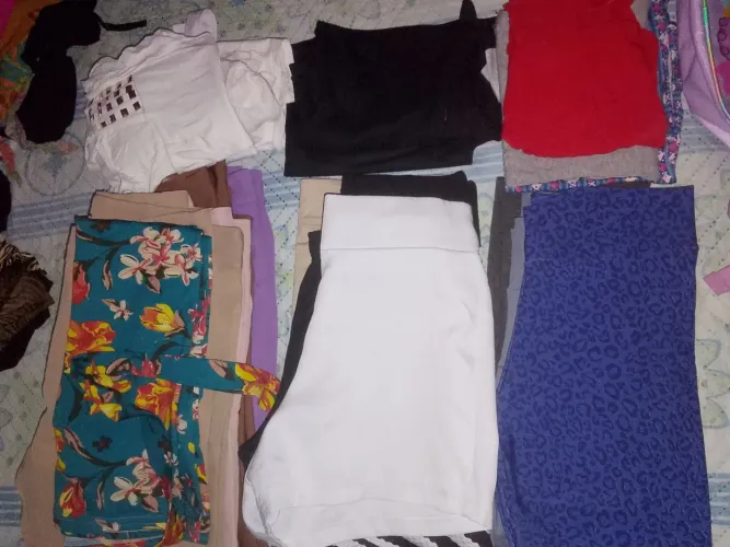 Lote de roupas femininas para BaZar 50peças 