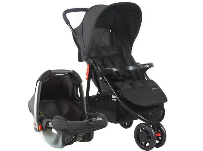 Carrinho de bebê junto com bebê conforto