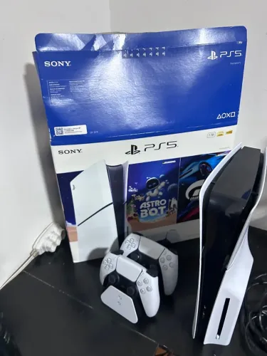 PLAYSTATION 5 1TB MIDIA FISICA E DIGITAL + 2 controles