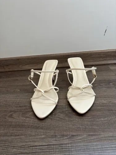 Sandália feminina tamanho 37