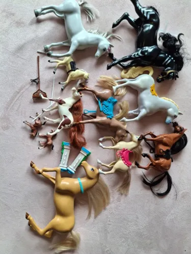 Cavalos Barbie lote