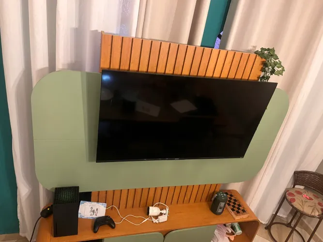 Hack com painel (MADEIRA MADEIRA)
