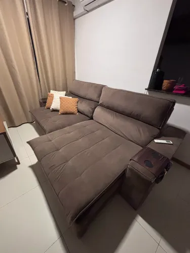 Sofá retrátil e reclinável