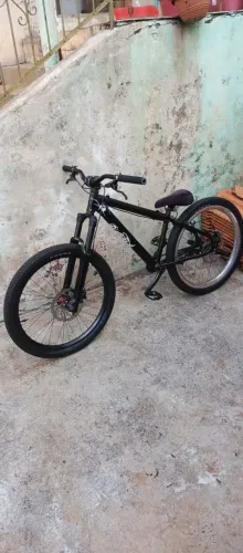 Bicicleta aro 26 Gios Frx com Freios hidráulico suspensão eixo 20mm