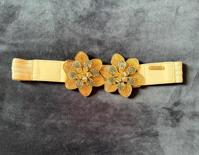 Cinto dourado Colcci