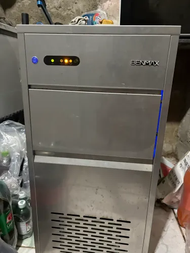 VENDO MÁQUINA DE GELO BENMAX SUPER ICE NOVA - AÇO INOX 