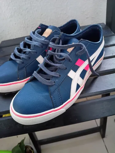 TENIS ASICS - EM OTIMO ESTADO 