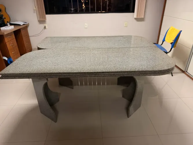 Vendo 2 mesas de escritório de pedra 
