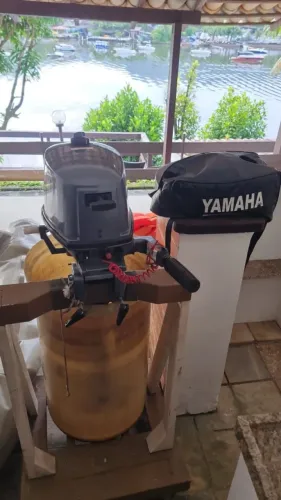 Bote de apoio inflável fundo flexível com motor Yamaha 4 Hp