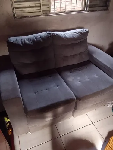 Vendo sofá de 2 lugares retrátil em boas condições