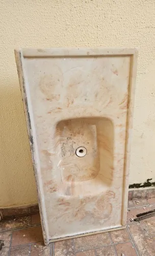 vendo uma pia de cozinha marmotex mede 1 m. foi instalada mas nunca usada