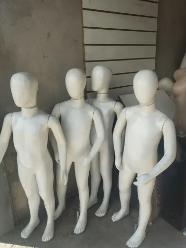 Vendo manequins  infantil 