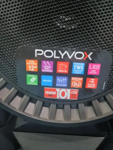 Vendo torre de som Polyvox. Aceito troca por notebook, computador ou televisão.