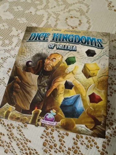 Dice Kingdoms of Valeria + Expansão Winter