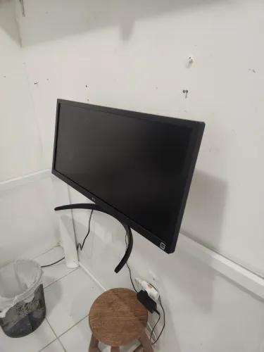 Monitor LG - 2 anos de uso
