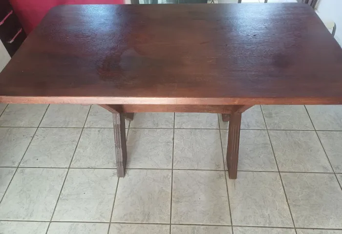 Vende-se Mesa de madeira