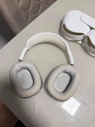 AirPods Max silver