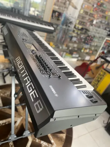 Teclado Yamaha Montage 8 impecável não aceito trocas 