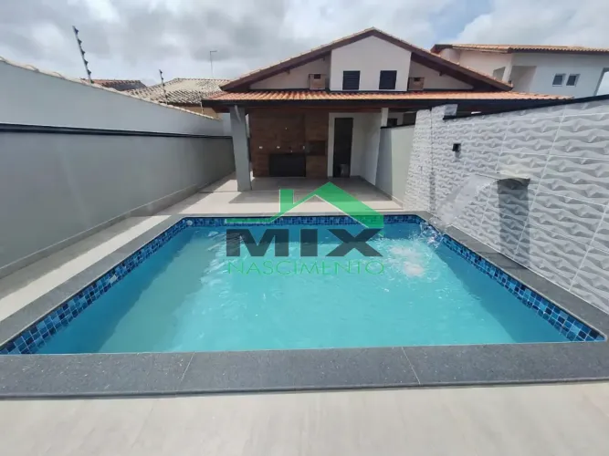 Casa Nova com Piscina e Churrasqueira no Cibratel em Itanhaém  3 Dormitórios, Suíte e 2 Va