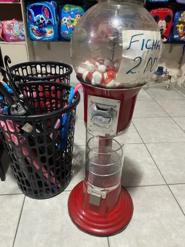 Máquina de venda de bolinhas, chicletes e etc