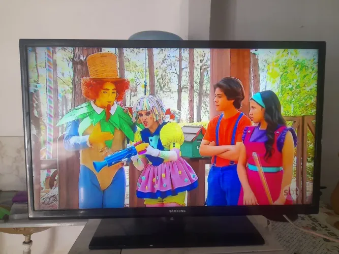 Vendo TV Samsung 32 em ótimo estado de uso