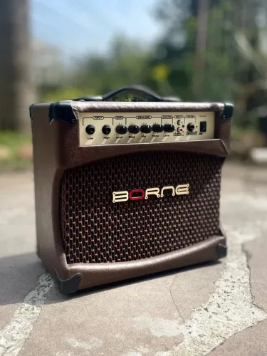 Amplificador musical Borne Infinit CV80 de 30W Cor Marrom