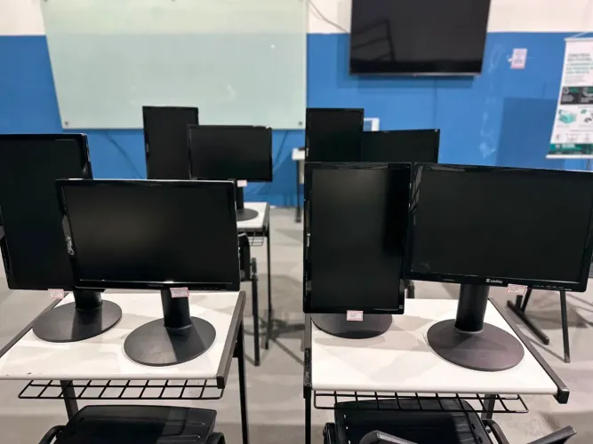 Monitor de PC 19,5p 
