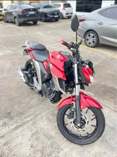 Fazer 250 Yamaha - Vermelha