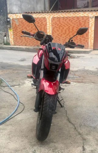 Moto fz25