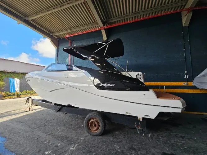 Lancha NX 250 - Seminova 