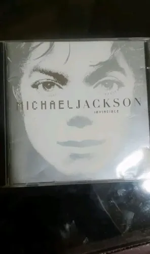 Michael Jackson invicible