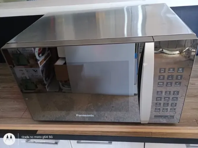Micro-ondas Panasonic c/grill NNgt684 (30 litros)- Usado excelente - 127V