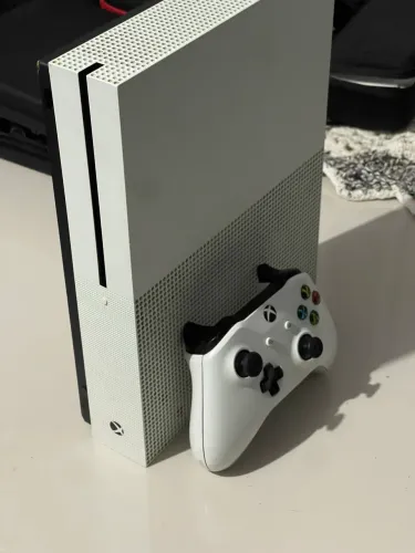 Xbox One S 500GB Branco + 1 Controle Original