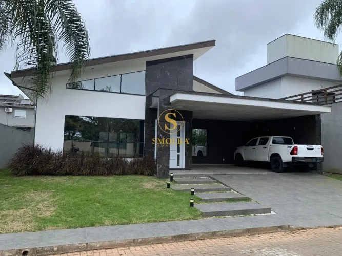 Casa de Alto Padrão com 3 suítes e Jacuzzi na Praia dos Ingleses em Florianópolis