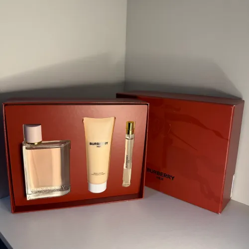 Kit Importado Burberry Her EDP 100ML + Mini 10ML + Loção Corporal 75ML