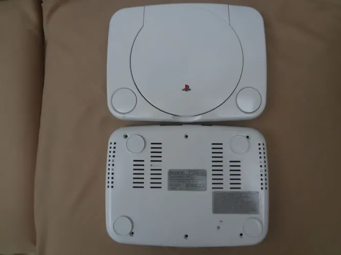 Carcaça Playstation 1 PS One Original Branca Pintada Com Detalhes