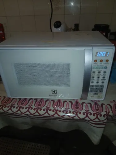 MICRO ONDAS USADO -PRECISA PINTURA- BOTAFOGO 