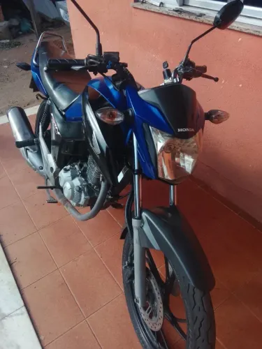 Vendo fanzinha único dono, 4 anos muito filé, inteira ainda.