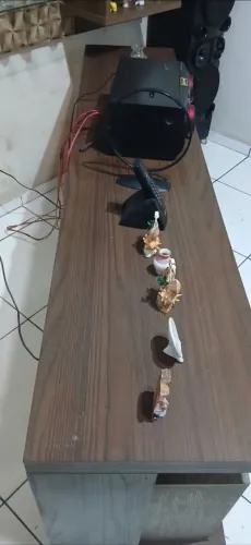 Painel w hack de televisão semi novo 