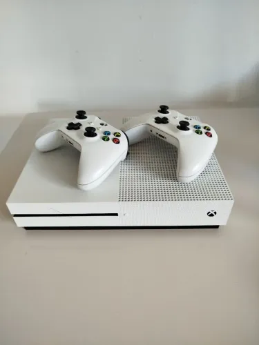 Xbox one S + jogos + controle